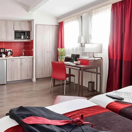 Apartahotel Adagio Centre 4*
