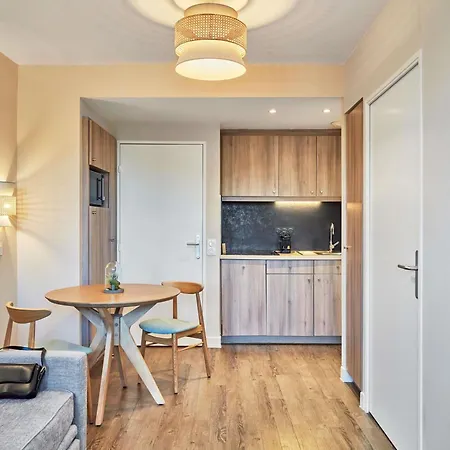 Adagio Centre 4*