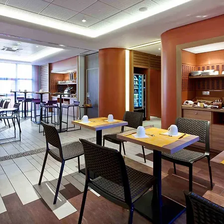Adagio Centre Apartahotel 4*