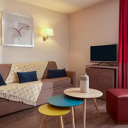 Adagio Centre 4*